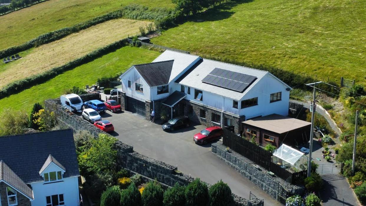 Y Grange Bed and Breakfast Llanfihangel-y-Creuddyn Εξωτερικό φωτογραφία