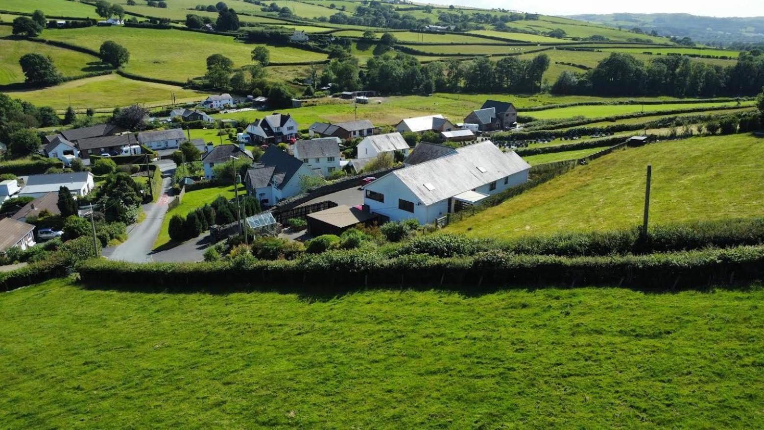 Y Grange Bed and Breakfast Llanfihangel-y-Creuddyn Εξωτερικό φωτογραφία