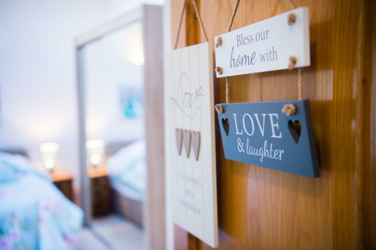 Y Grange Bed and Breakfast Llanfihangel-y-Creuddyn Εξωτερικό φωτογραφία