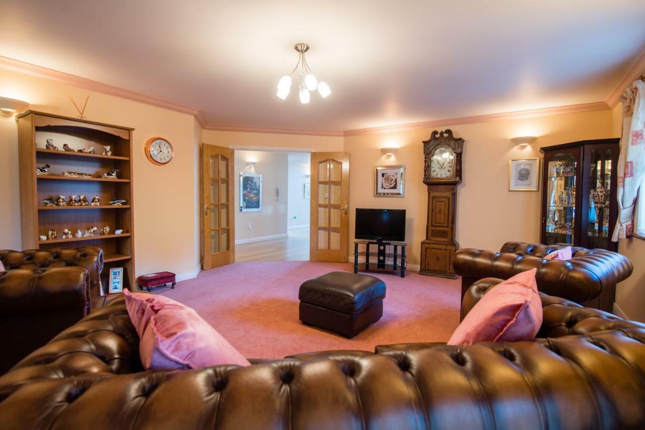 Y Grange Bed and Breakfast Llanfihangel-y-Creuddyn Εξωτερικό φωτογραφία