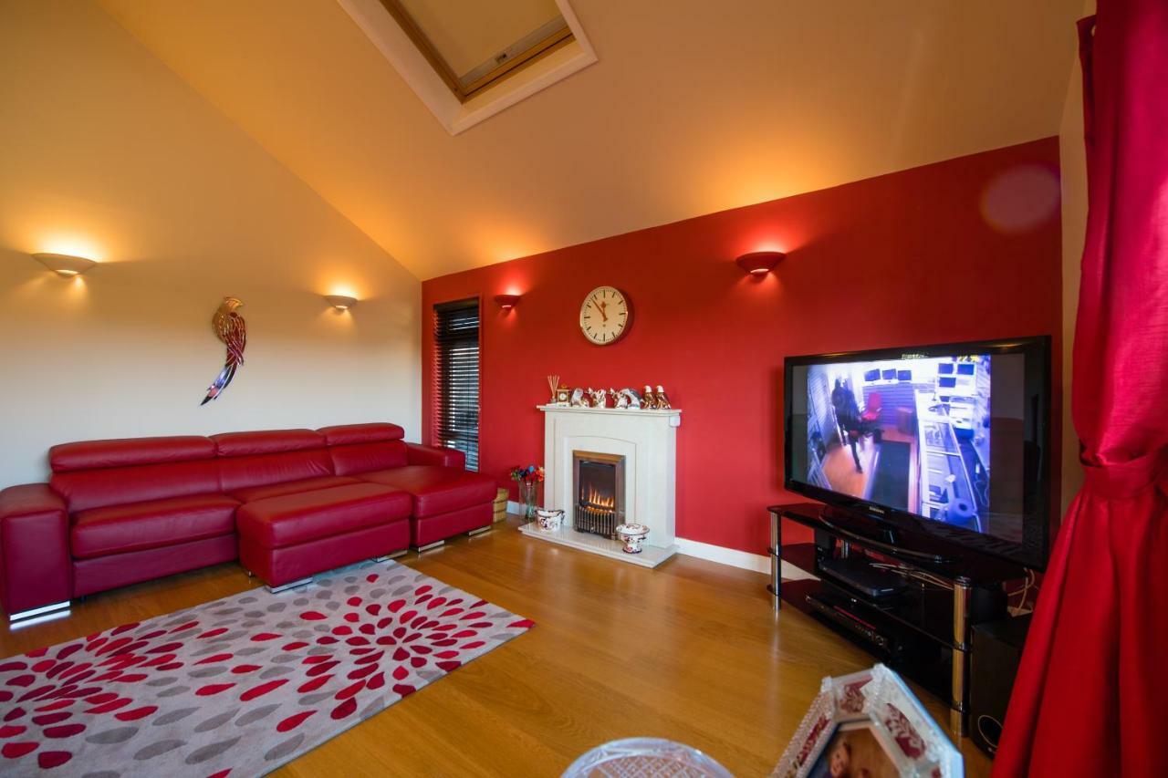 Y Grange Bed and Breakfast Llanfihangel-y-Creuddyn Εξωτερικό φωτογραφία