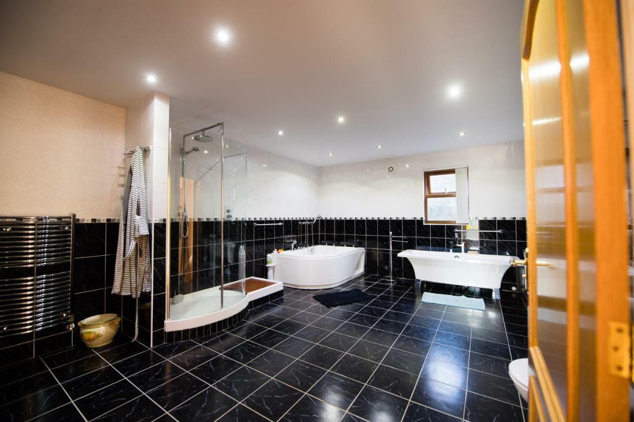 Y Grange Bed and Breakfast Llanfihangel-y-Creuddyn Εξωτερικό φωτογραφία