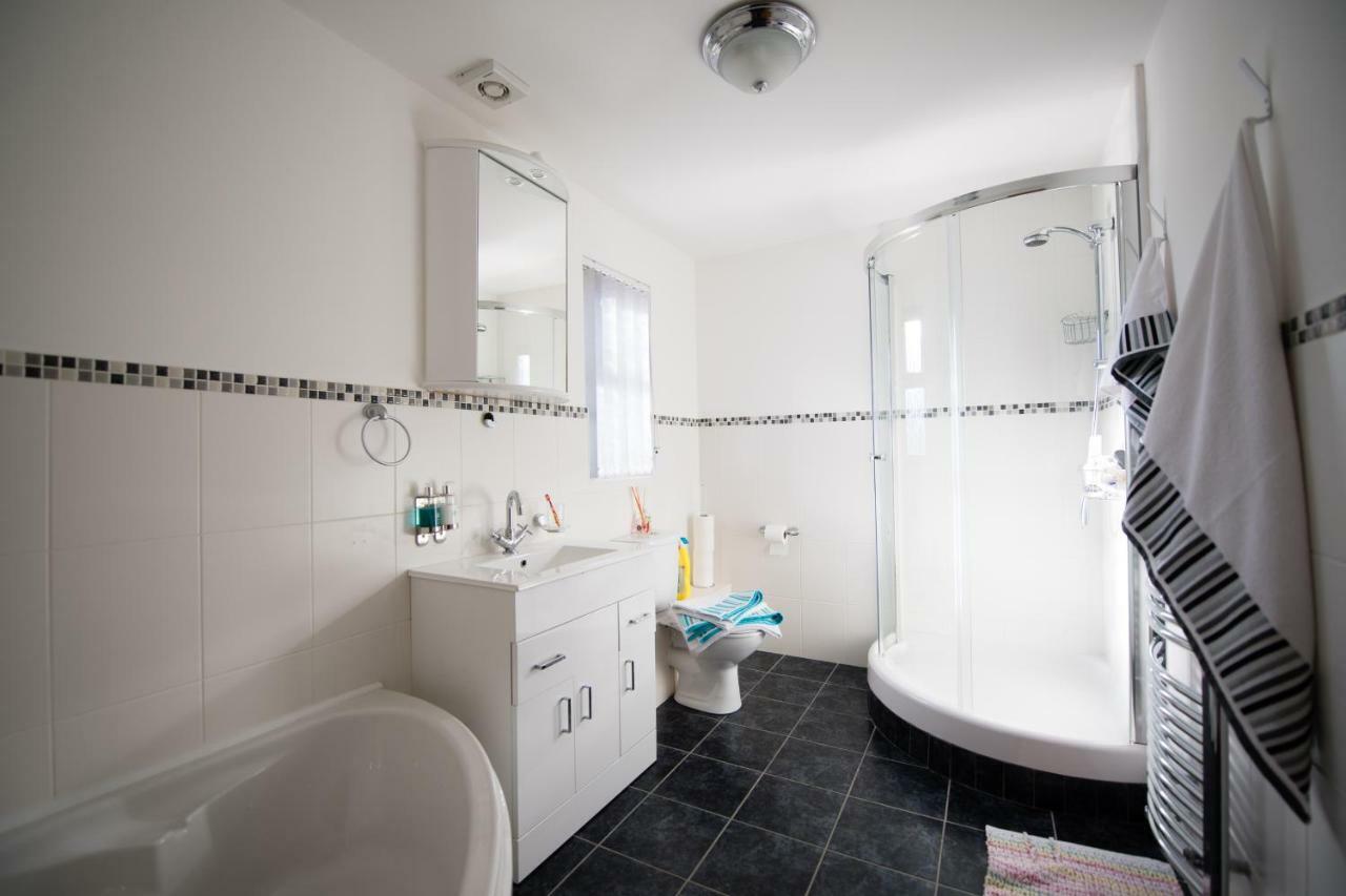 Y Grange Bed and Breakfast Llanfihangel-y-Creuddyn Εξωτερικό φωτογραφία