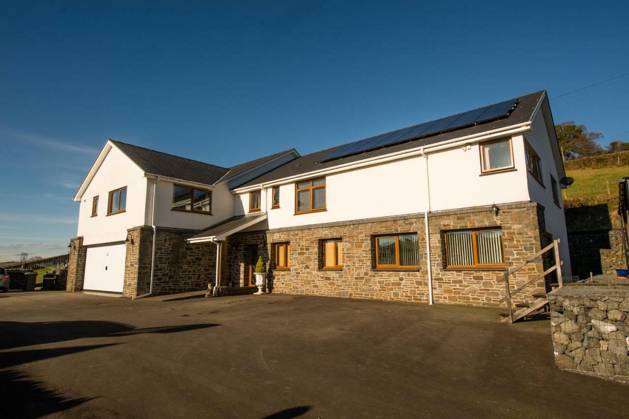 Y Grange Bed and Breakfast Llanfihangel-y-Creuddyn Εξωτερικό φωτογραφία