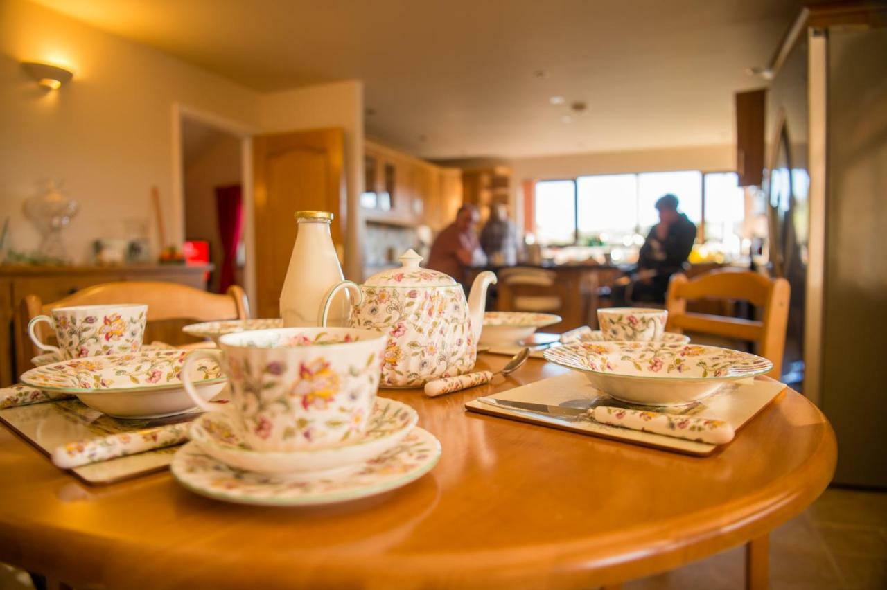 Y Grange Bed and Breakfast Llanfihangel-y-Creuddyn Εξωτερικό φωτογραφία