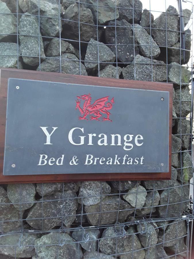 Y Grange Bed and Breakfast Llanfihangel-y-Creuddyn Εξωτερικό φωτογραφία